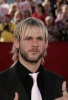 Nom du fichier : emmyarrivals009.jpg
Poids du fichier : 242Ko
Dimensions : 1000x1470
Ajouté le : Sep 29, 2005 emmyarrivals009.jpg